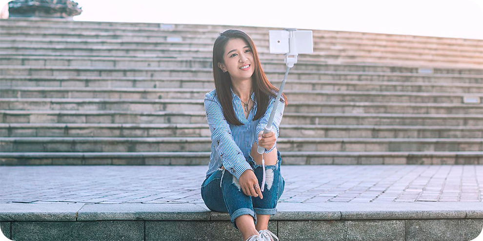 Монопод Xiaomi Selfie Stick Bluetooth